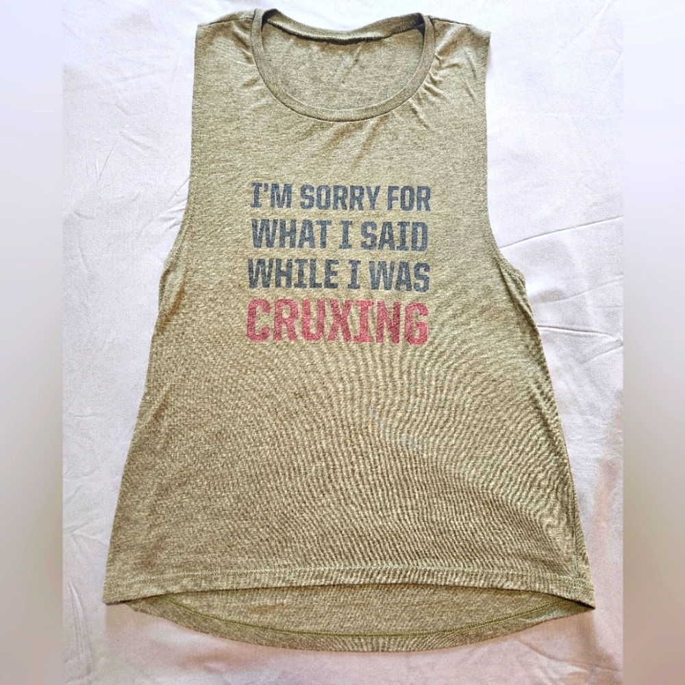 Dynamite Starfish "SORRY CRUXING" flowy muscle tank, green size small